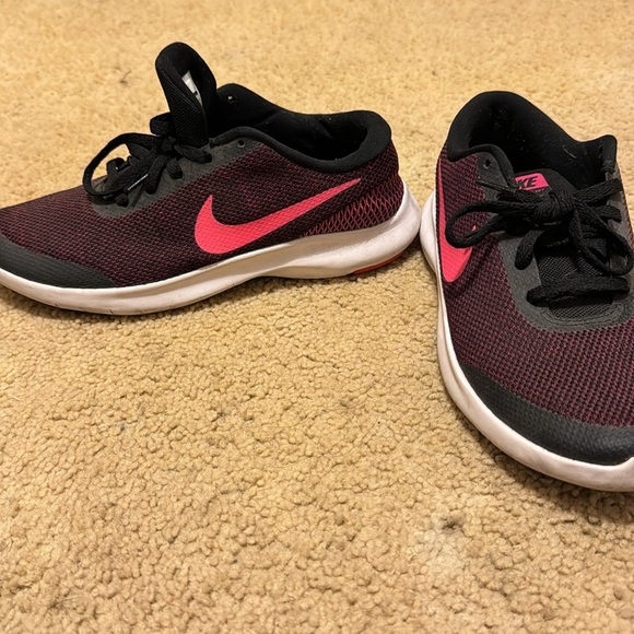 Nike Shoes - Nike flex experinece RN